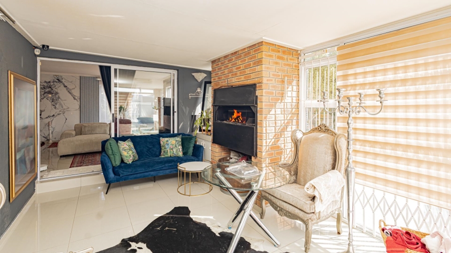 3 Bedroom Property for Sale in Sunningdale Western Cape